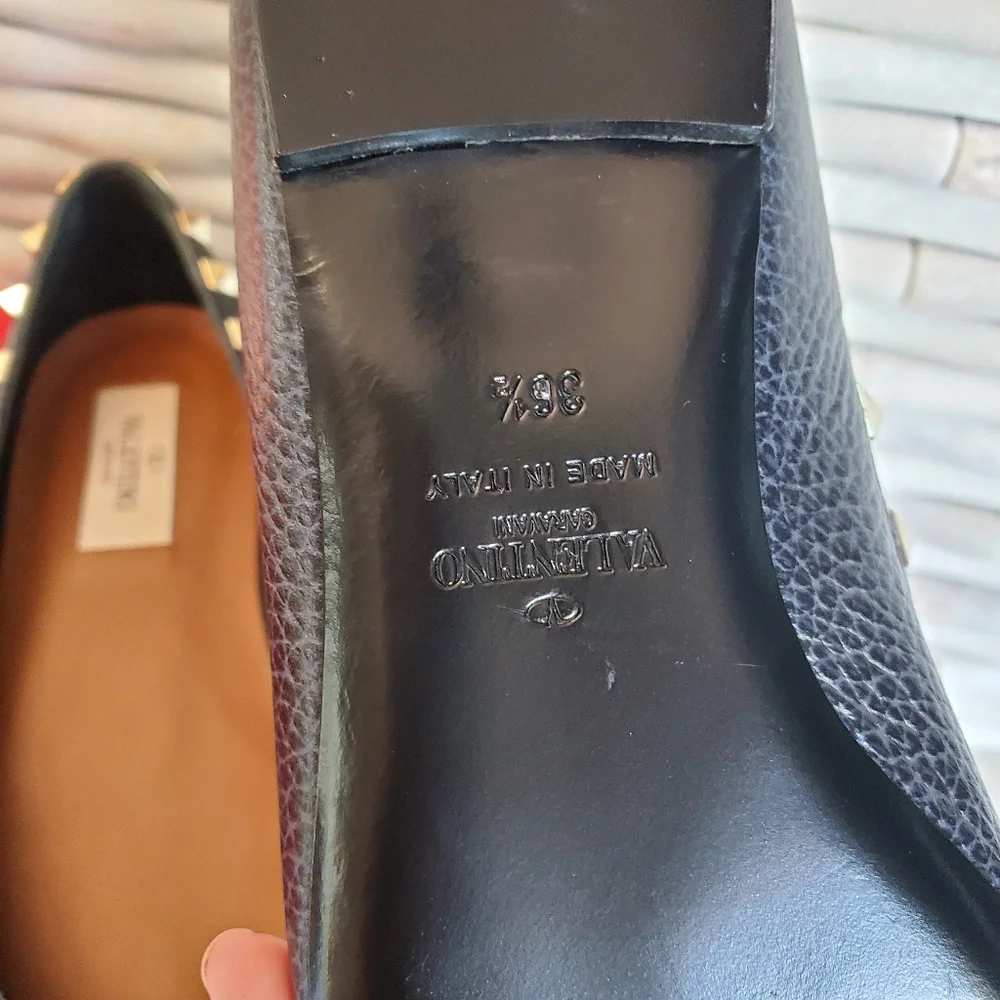 NWT Valentino Rockstud Flats - Picture 2 of 5